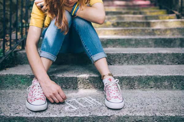 Ragazza pensierosa Percorsi di pedagogia individuale